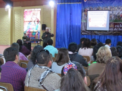 Encuentro exitoso en la Escuela para Padres: &quot;Amor con educación y límites&quot;